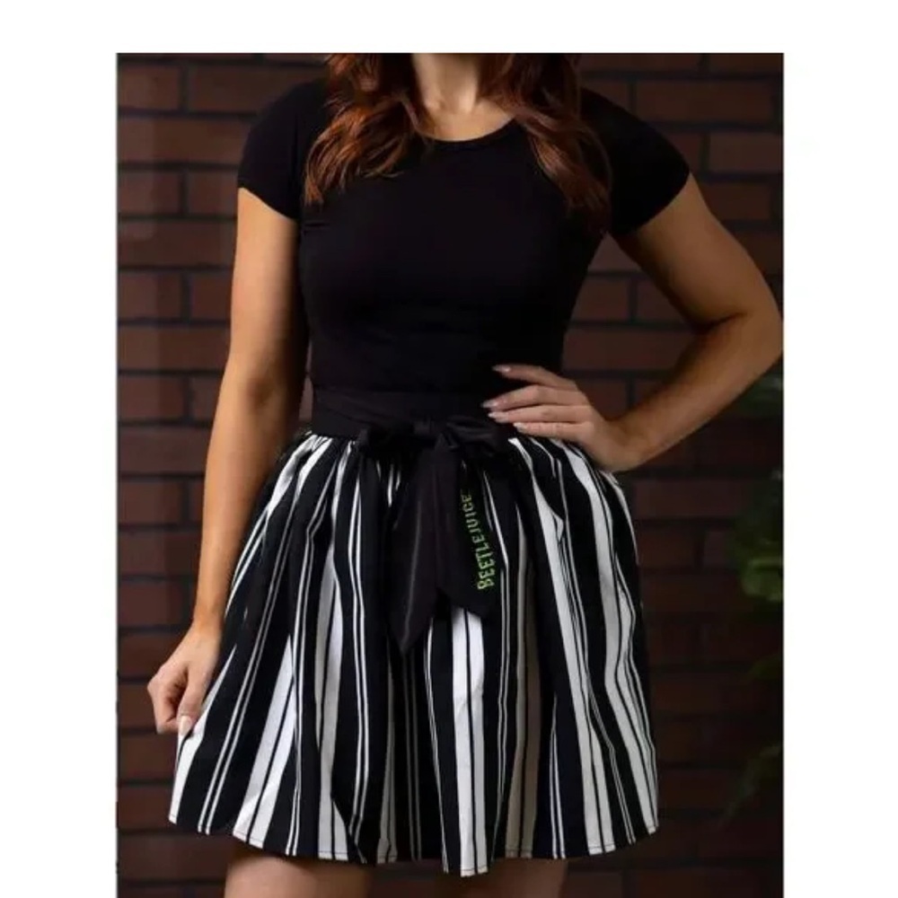 Beetle Juice Womens Black White Striped Skater Skirt Large Pleated Retro Goth